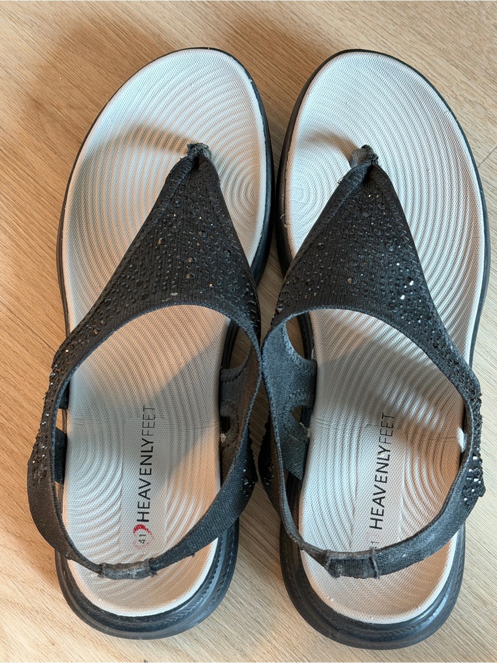 Super comfy Heavenly Feet Black Sandals for Women (9 US or 41 EU)